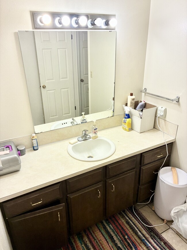 Building Photo - 1850 N 840 W