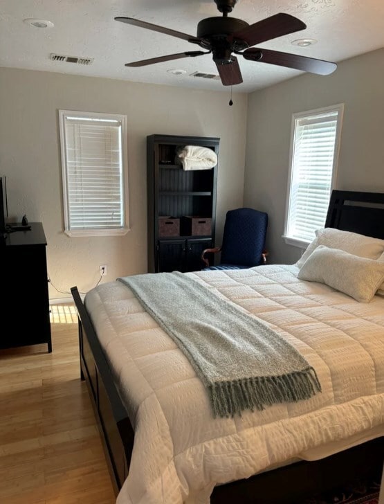 Building Photo - 1015 NE Mustang Dr