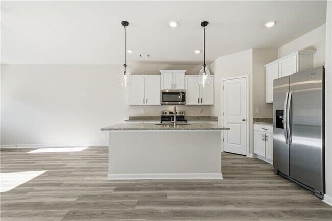 Building Photo - 3966 Oakwood Ter Ct