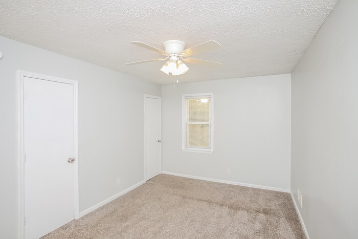 Building Photo - 601 Wilmette Rd