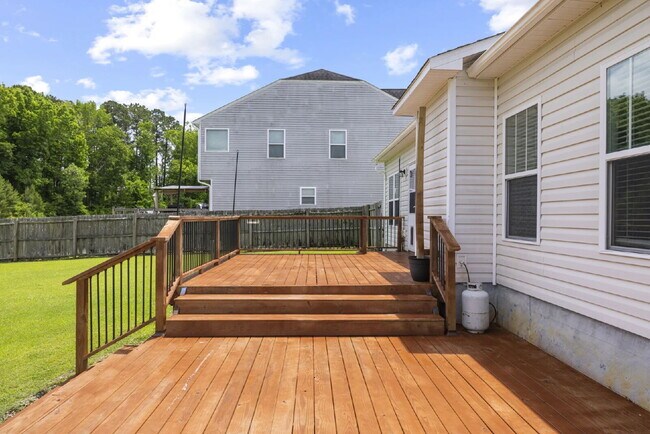 Building Photo - 144 Backfield Pl