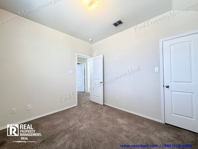 Building Photo - 4009 Bighorn Dr