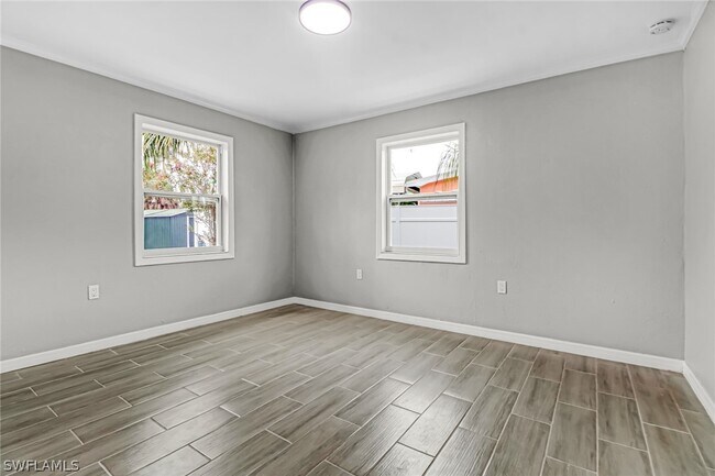 Building Photo - 1152 Harbor Dr