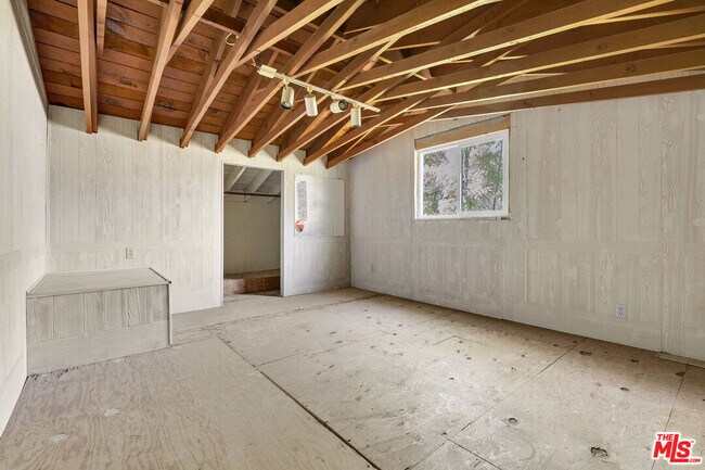 Building Photo - 26572 Academy Dr