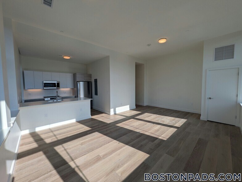 Building Photo - 1079 Commonwealth Ave