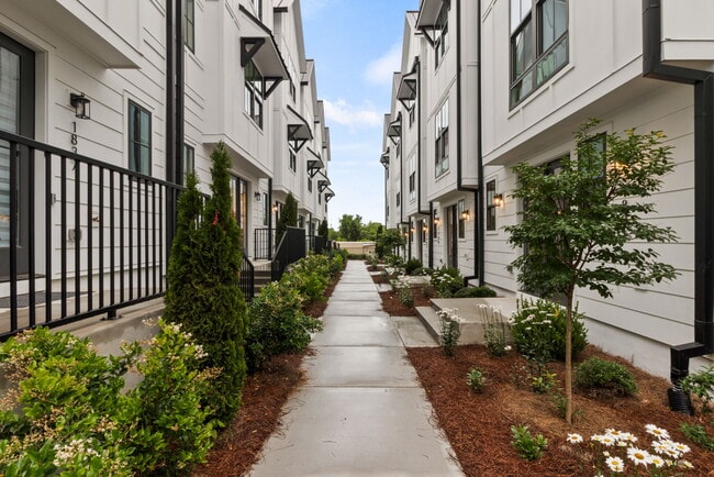 Building Photo - 1839 Gotham Ln NE