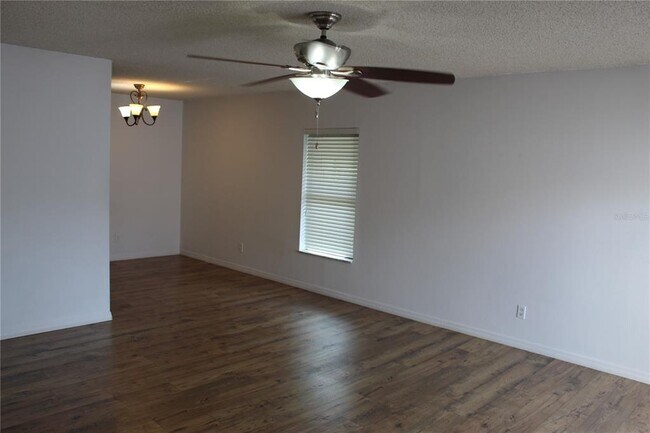 Building Photo - 6912 El Centro Ct