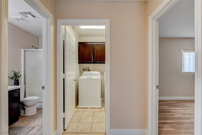 Building Photo - 3962 Coyote Ridge Ct