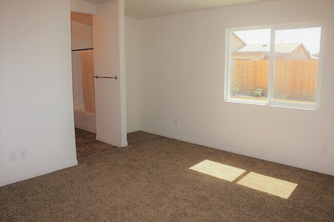 Building Photo - 513 Corregidora Ave