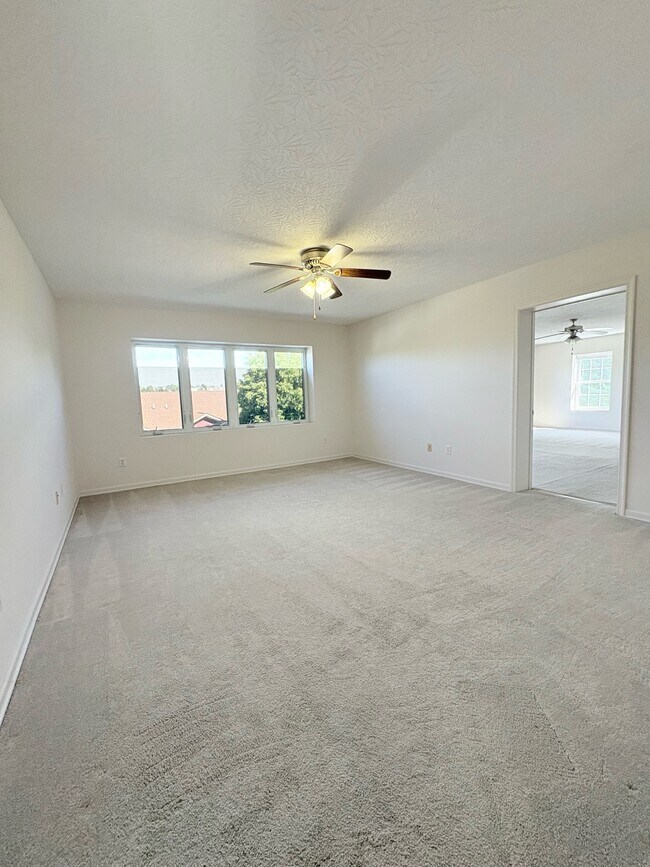 Building Photo - 38 Rosette Ln