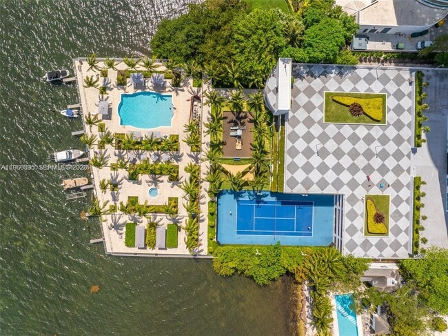 Building Photo - 2101 Brickell Ave