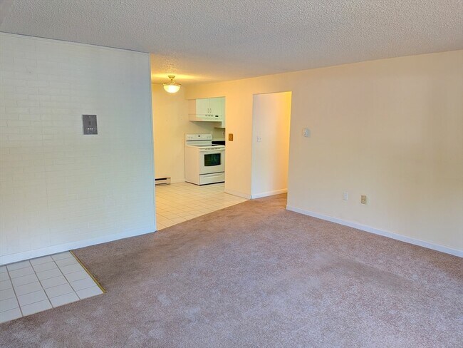 Building Photo - 16 Juniper Rd