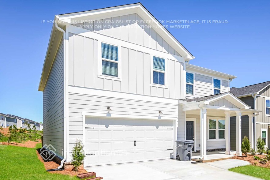 Building Photo - 2026 Blackbird Cir