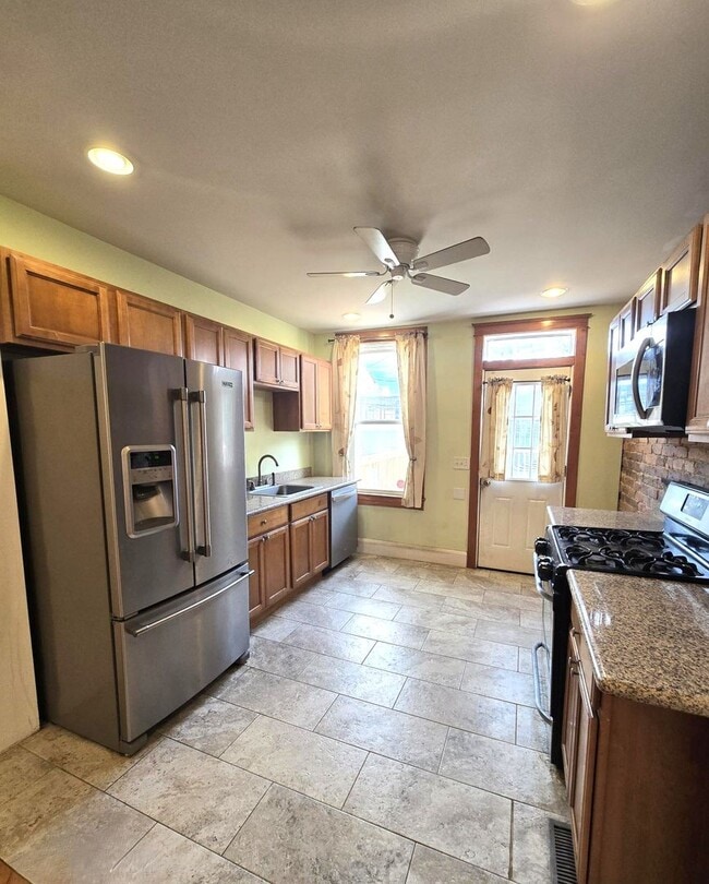 Building Photo - 3-Bedroom, 2-Bathroom in Brewers Hill