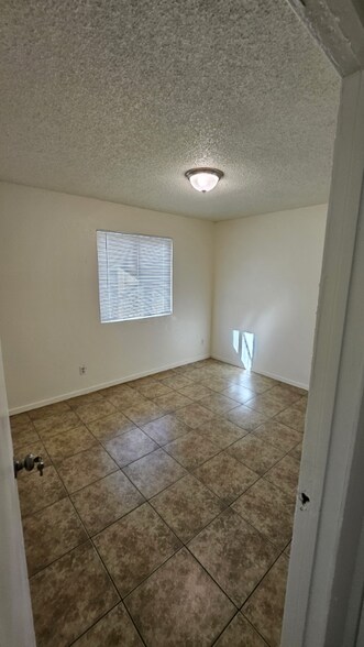 Building Photo - 429 S Backer Ave