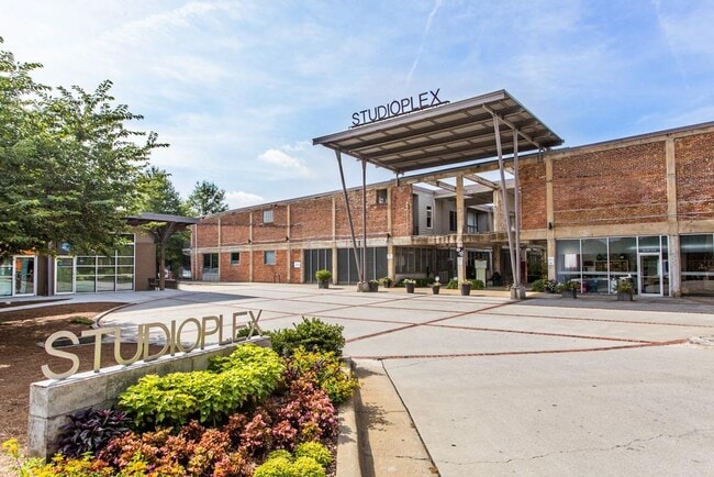 Building Photo - 659 Auburn Ave NE