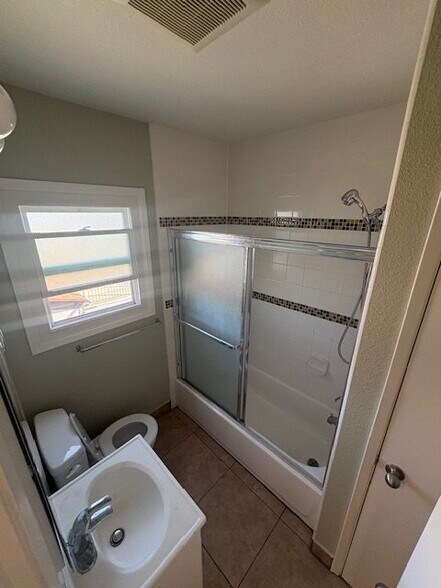 Building Photo - 2567 Foothill Blvd