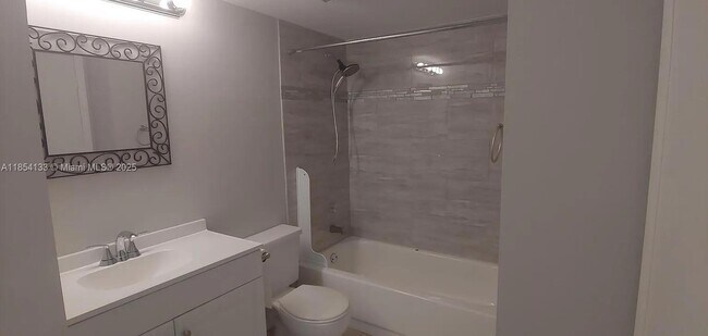 Building Photo - 1069 Coral Club Dr