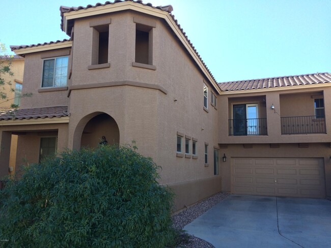 Building Photo - 14755 W Poinsettia Dr