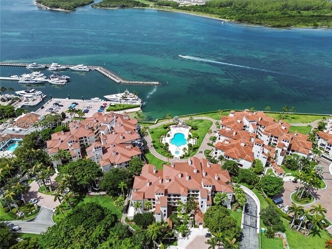 Building Photo - 2124 Fisher Island Dr