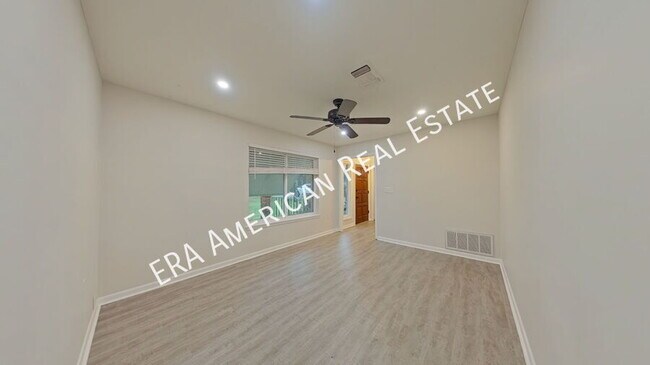 Building Photo - 6 Poquito Rd