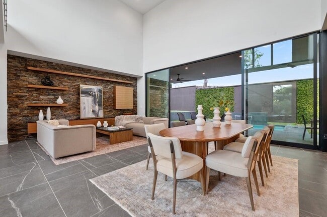 Building Photo - 3500 Cactus Wren Way