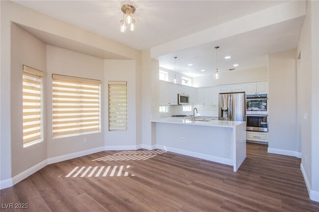 Building Photo - 2660 Crown Ridge Dr