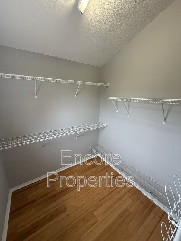 Building Photo - 6225 Saybrooke Dr