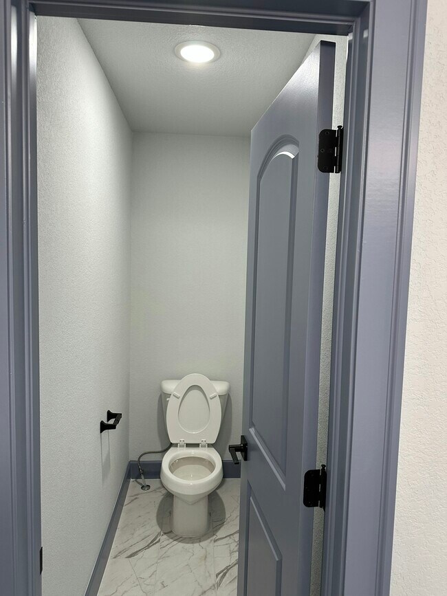 Building Photo - 3202 SW Lovely Ln