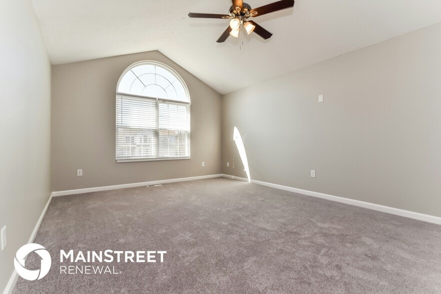 Building Photo - 6415 Hollingsworth Dr