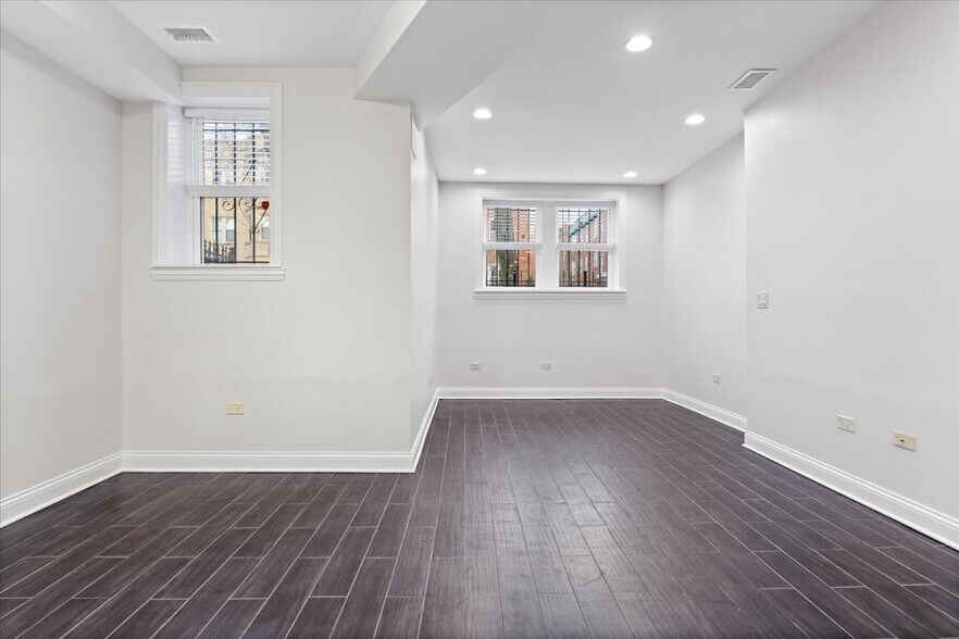 Building Photo - 4906 N Whipple St