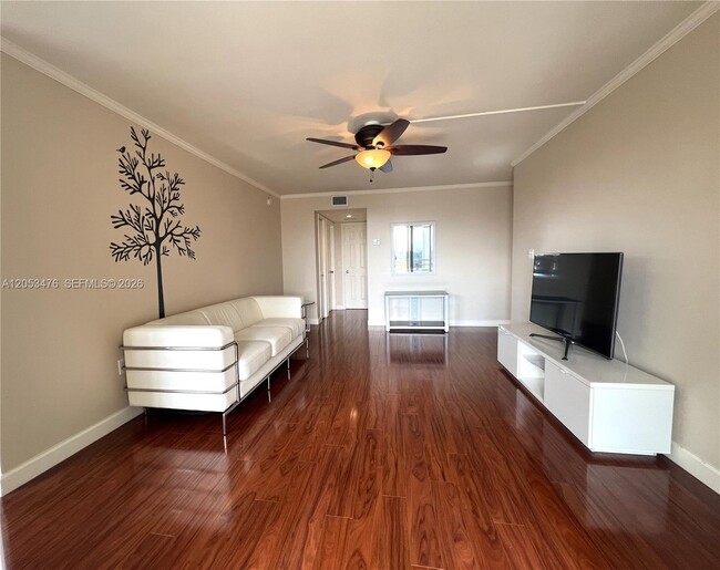 Building Photo - 9451 Evergreen Pl