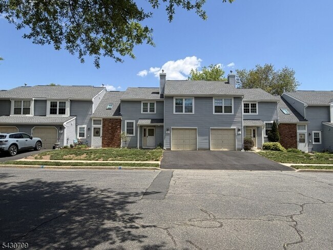 Building Photo - 40 Whitby Cir