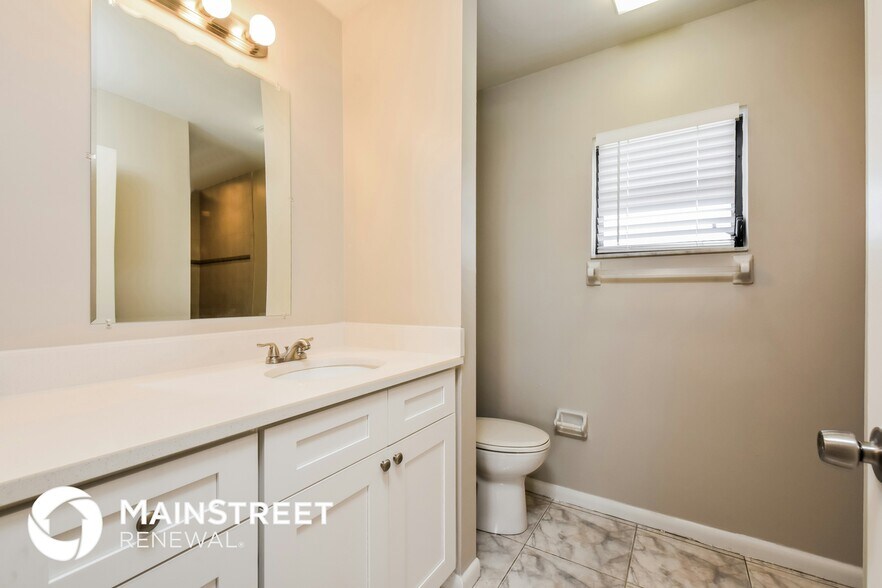 Building Photo - 8360 Coral Dr