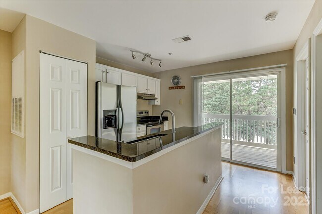 Building Photo - 501 Olmsted Park Pl