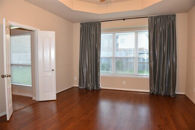Building Photo - 6727 Oakman Ln