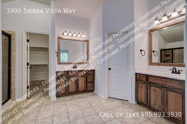 Building Photo - 3900 Sierra Vista Way