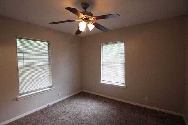 Building Photo - Adorable 1 bedroom 1 bath in the heart of ...