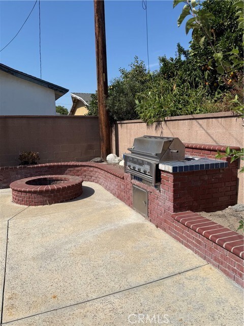 Building Photo - 7071 Santa Paula Cir