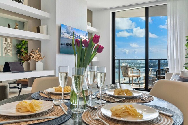 Building Photo - 398 NE 5th St