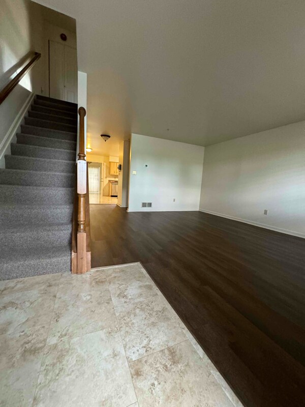 Building Photo - 424 S 25th St