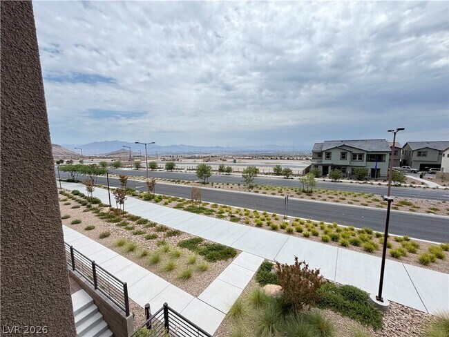 Building Photo - 1741 N Desert Foothills Dr