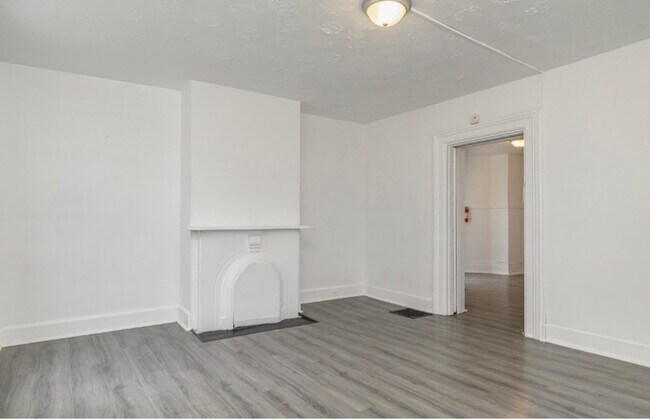 Building Photo - 500 W Wyoming Ave