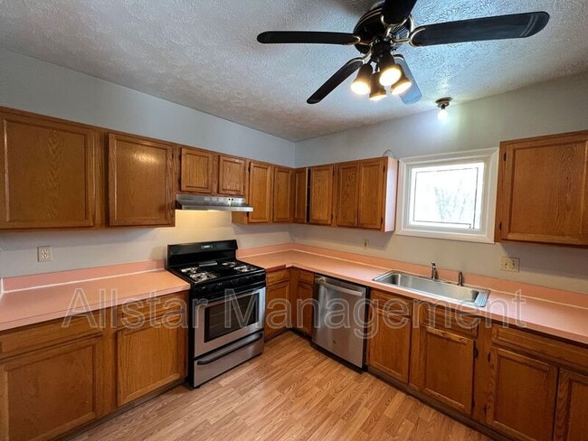 Building Photo - 4296 E 114th St