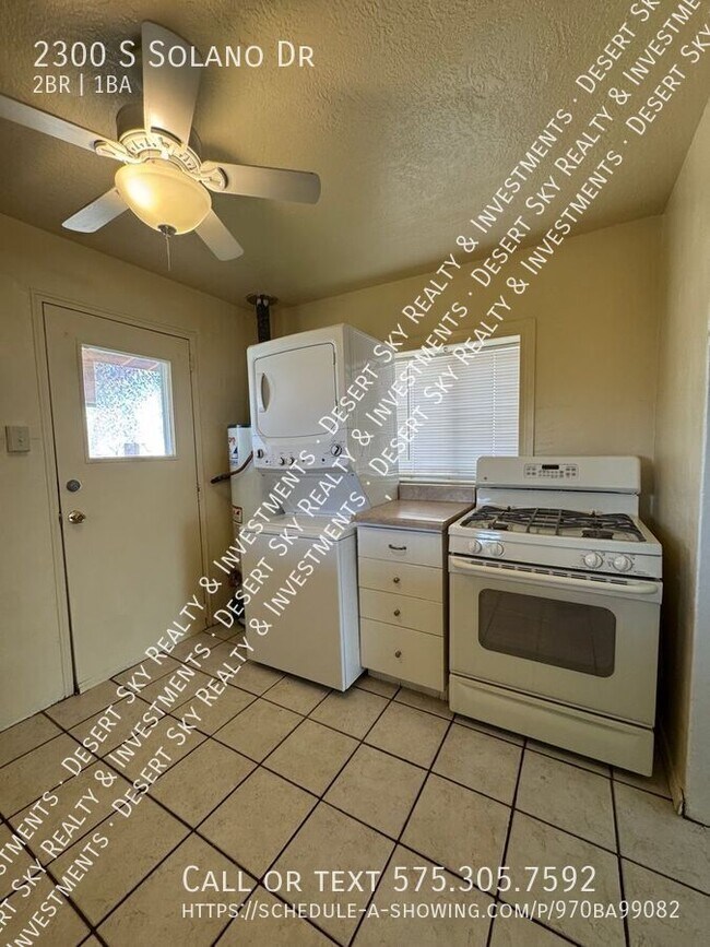 Building Photo - 2300 S Solano Dr
