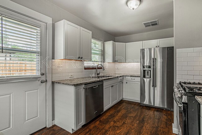 Building Photo - 201 S Meade St