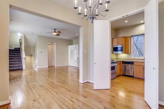 Building Photo - 3915 Cole Ave