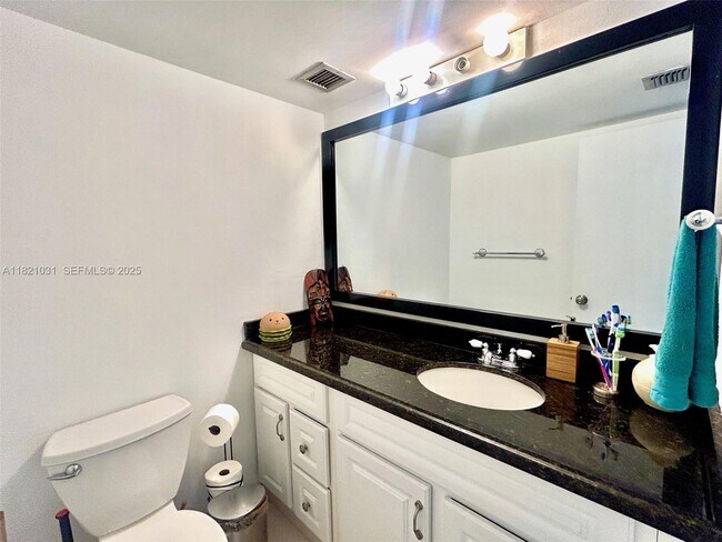 Building Photo - 9500 W Bay Harbor Dr