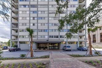 Building Photo - sp182