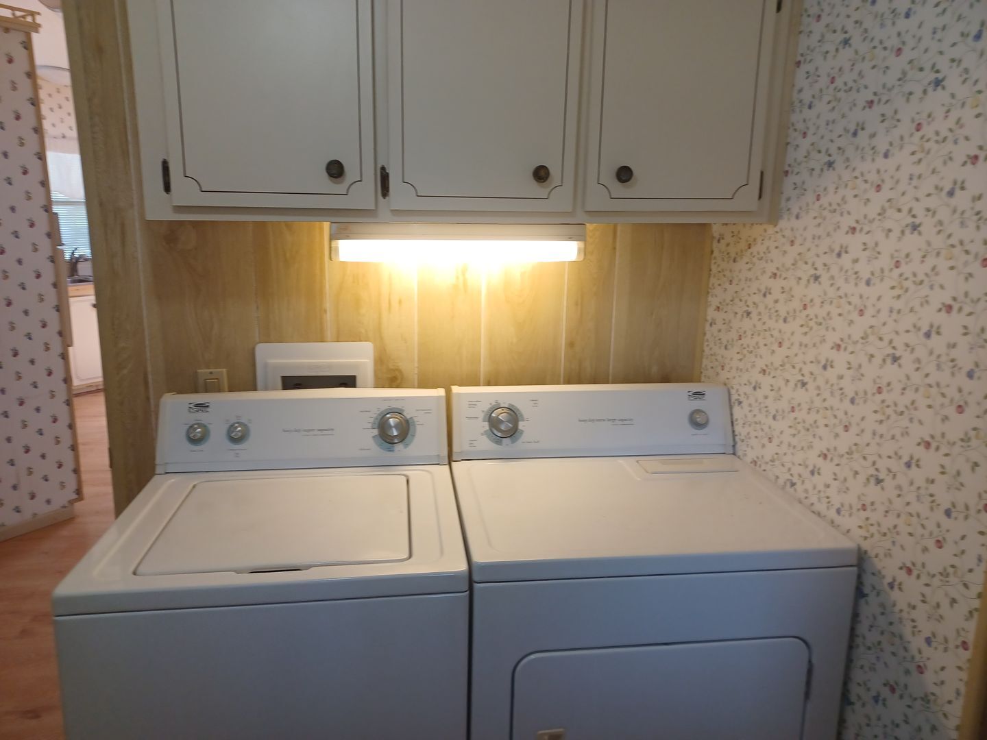 Building Photo - 55 + Community Turn Key 2 Bedroom / 2 Bathroom Home in a Private Gated Community Furnisher Negoti...